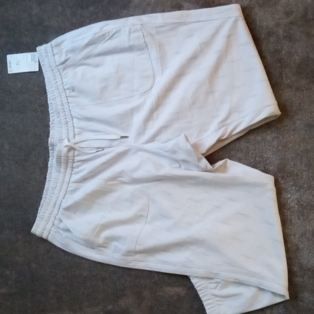 Athleta NWT Farallon Printed Joggers gray and white